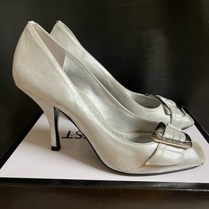 BCBG med hill peep toe pump with silver buckle, silver, leather size 5.5
